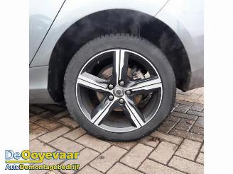 Volvo V-40 V40 (MV), Hatchback 5-drs, 2012 / 2019 1.5 T2 16V Geartronic picture 4