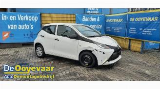 Salvage car Toyota Aygo Aygo (B40), Hatchback, 2014 1.0 12V VVT-i 2018/4