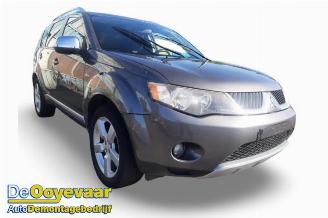 Salvage car Mitsubishi Outlander Outlander (CW), SUV, 2006 / 2012 2.2 DI-D 16V 4x4 2008/4