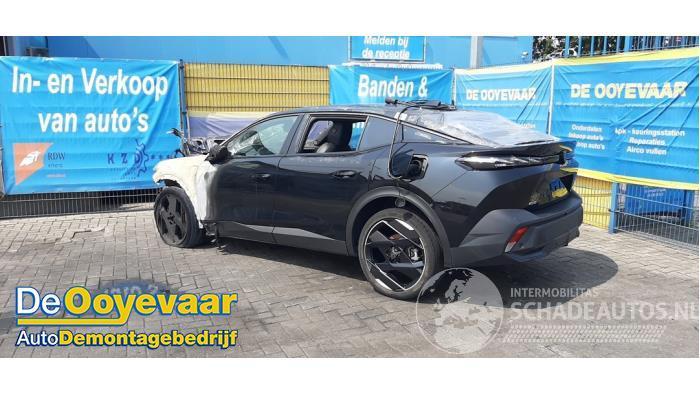 Peugeot 408 408, Liftback, 2022 1.6 16V HYbrid 225