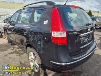 Hyundai I-30 i30 Crosswagon (WWH), Combi, 2007 / 2012 2.0 CVVT 16V picture 2