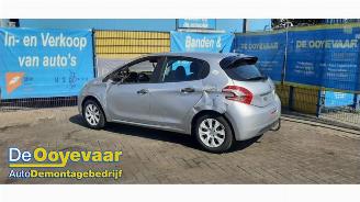 demontáž osobní automobily Peugeot 208 208 I (CA/CC/CK/CL), Hatchback, 2012 / 2019 1.0 Vti 12V PureTech 2014/1
