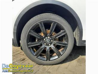 Land Rover Range Rover Evoque Range Rover Evoque (LVJ/LVS), SUV, 2011 / 2019 2.0 Si4 240 16V 5-drs. picture 4