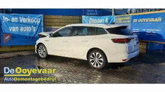 Sloopauto Renault Mégane Megane IV Estate (RFBK), Combi 5-drs, 2016 1.3 TCE 160 16V 2024/3