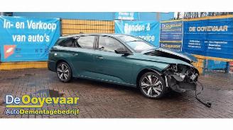 Coche siniestrado Peugeot 308 308 SW (F4/FC/FN/FR), Combi 5-drs, 2021 1.6 16V HYbrid 180 e-EAT8 2022/12