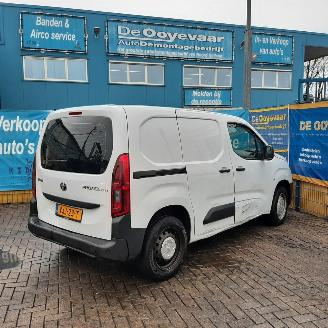Toyota ProAce PROACE CITY 1.5 D-4D Live picture 2