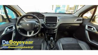Peugeot 2008 2008 (CU), MPV, 2013 / 2019 1.2 12V e-THP PureTech 110 picture 5