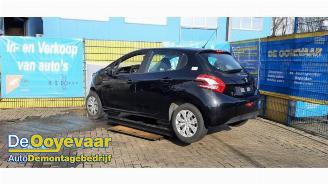 Auto incidentate Peugeot 208 208 I (CA/CC/CK/CL), Hatchback, 2012 / 2019 1.2 Vti 12V PureTech 82 2014/11