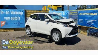 Coche siniestrado Toyota Aygo Aygo (B40), Hatchback, 2014 1.0 12V VVT-i 2016/10