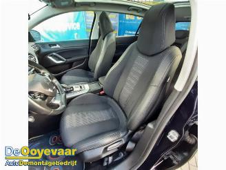 Peugeot 308 308 (L3/L8/LB/LH/LP), Hatchback 5-drs, 2013 / 2021 1.2 12V e-THP PureTech 130 picture 6