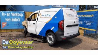 Vrakbiler auto Renault Kangoo Kangoo Express (RFK), Van, 2021 1.5 Blue dCi 75 2024/8