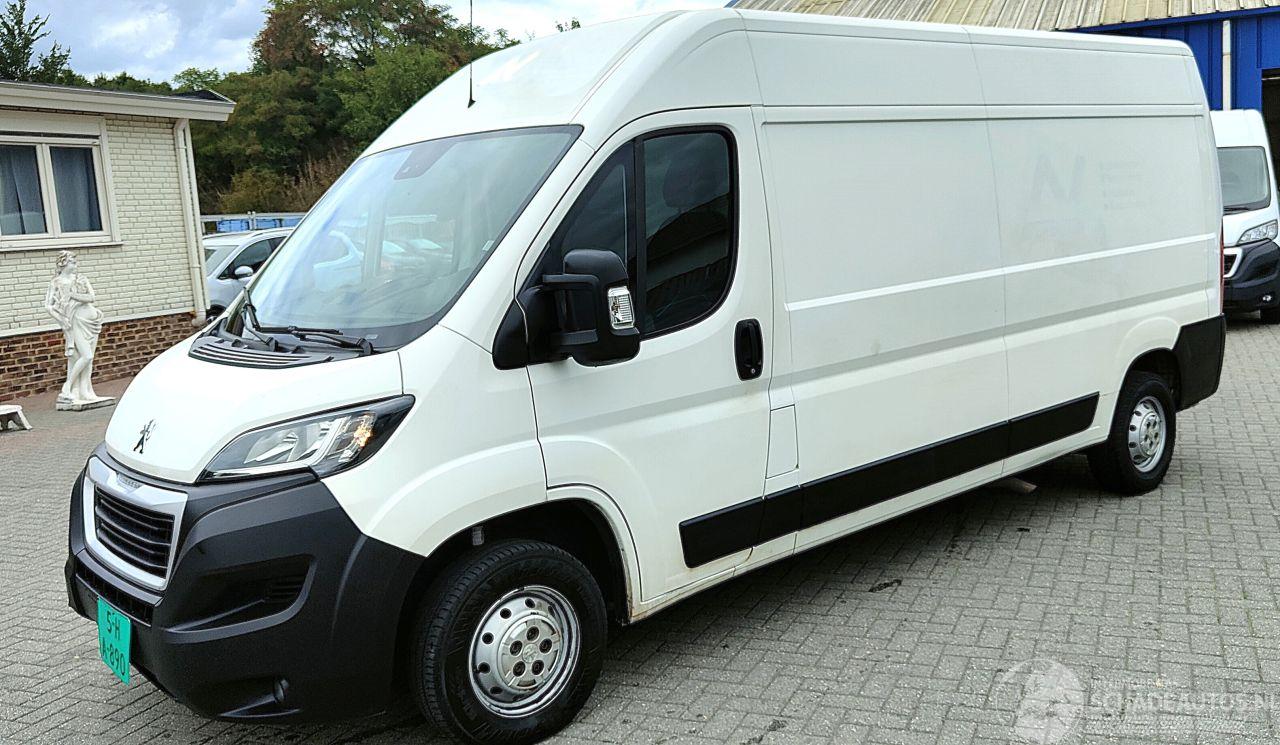 Peugeot Boxer Peugeot Boxer lang 3 hoog 2 335 L3H2 Asphalt BlueHDi