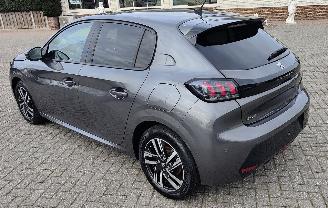 Peugeot 208 Peugeot 208 Allure topgepflegt 61521 km picture 3
