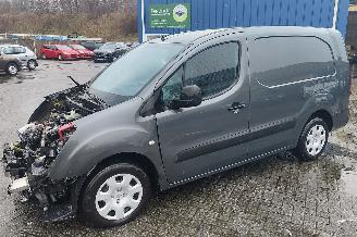 damaged commercial vehicles Peugeot Partner Peugeot Partner L2 Komfort 2015/1