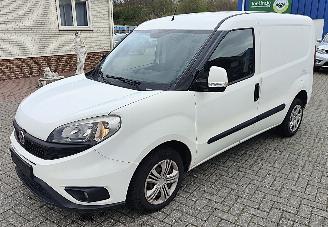 Käytettyjen passenger cars Fiat Doblo Fiat Doblo Doblò 1,6 SX professionel Kasten 2017/4