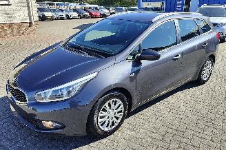 occasion passenger cars Kia Cee d Kia Ceed Sportswagon Dream Team 2015/4