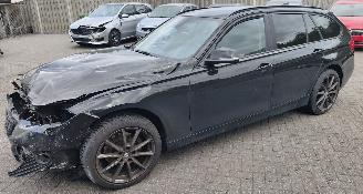 Schadeauto BMW 3-serie BMW 320 3 Touring 320 d 2013/12