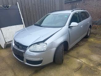 Schadeauto Volkswagen Golf 1.9 tdi 2008/8