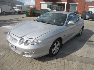 uszkodzony samochody osobowe Hyundai Coupé  2001/7