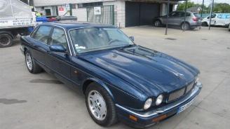 Jaguar XJ  picture 3