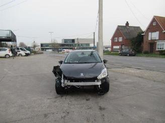 skadebil auto Peugeot 208  2019/2