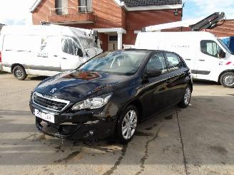 Damaged car Peugeot 308  2014/5