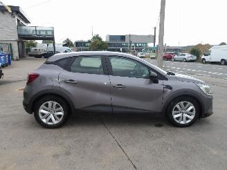 Renault Captur E-TECH picture 3