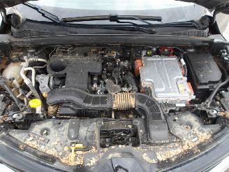 Renault Captur E-TECH picture 10