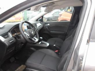 Renault Captur E-TECH picture 11