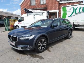 Vaurioauto  passenger cars Volvo V-90  2020/2