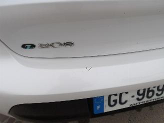 Peugeot 208  picture 14