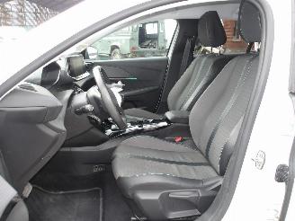 Peugeot 208  picture 18