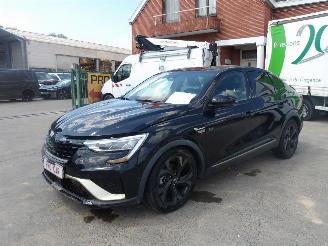 Damaged car Renault Arkana E-TECH 2022/11