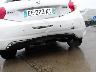 Peugeot 208 STYLE picture 14