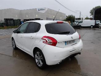 Peugeot 208 STYLE picture 8
