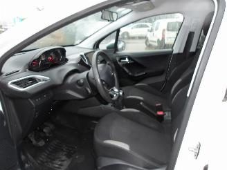 Peugeot 208 STYLE picture 20