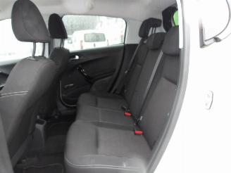 Peugeot 208 STYLE picture 23