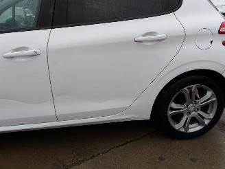 Peugeot 208 STYLE picture 11
