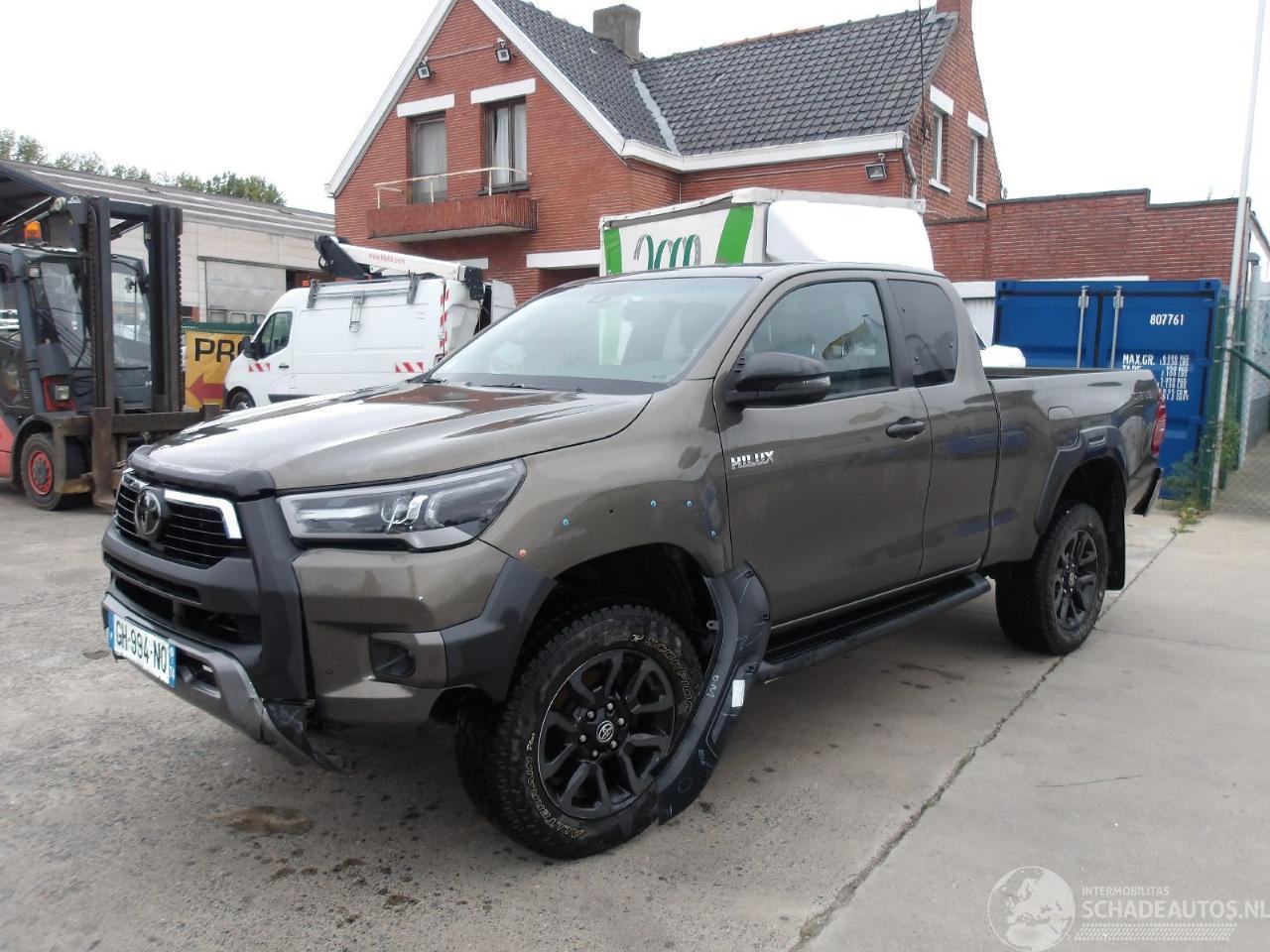 Toyota Hilux INVINCIBLE