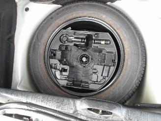 Peugeot 208  picture 15