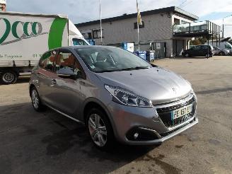 Peugeot 208  picture 4