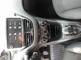 Peugeot 208  picture 24