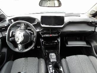 Peugeot 208 GT picture 2