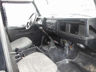 Land Rover Defender 110 picture 25
