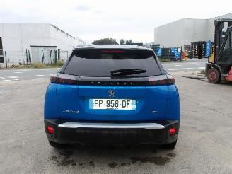 Peugeot 2008 GT picture 7