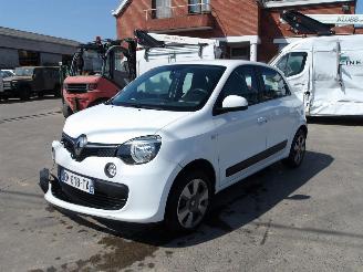 damaged passenger cars Renault Twingo  2017/5