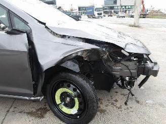 Volkswagen Golf  picture 16