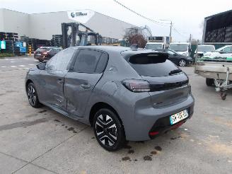 Peugeot 208  picture 8