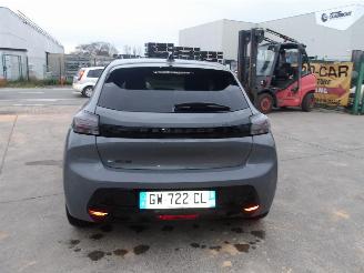 Peugeot 208  picture 9