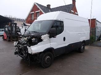 Schade bestelwagen Iveco Daily 35 S16 2023/2